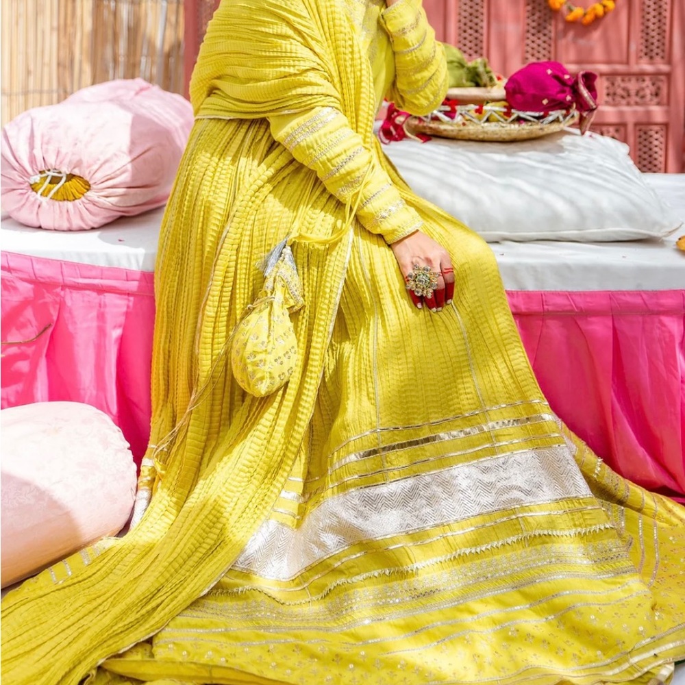 Crushed Silk Lehnga Indian Wedding Wear 4 pc Lehnga, Kameez, Dupatta, purse